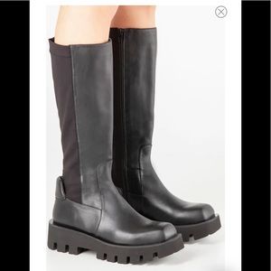 Paloma Barcelona Aline Platform Boot